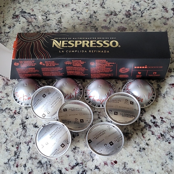 9 Nespresso Vertuo La Cumplida Refinada 